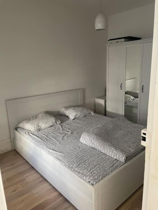 Paris 8Th, Bright, Very Good Location Apartment Exterior photo